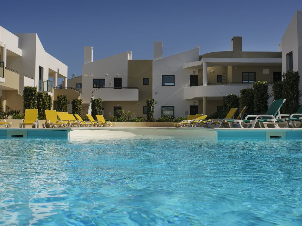 Private luxury two bed apartment Alvor Portugal 2019 Maxfields